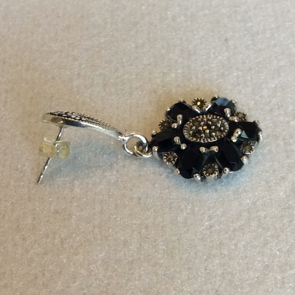 FINAL SALE PRICE Silver, Marcasite & Onyx Earrings - Picture 3 of 3